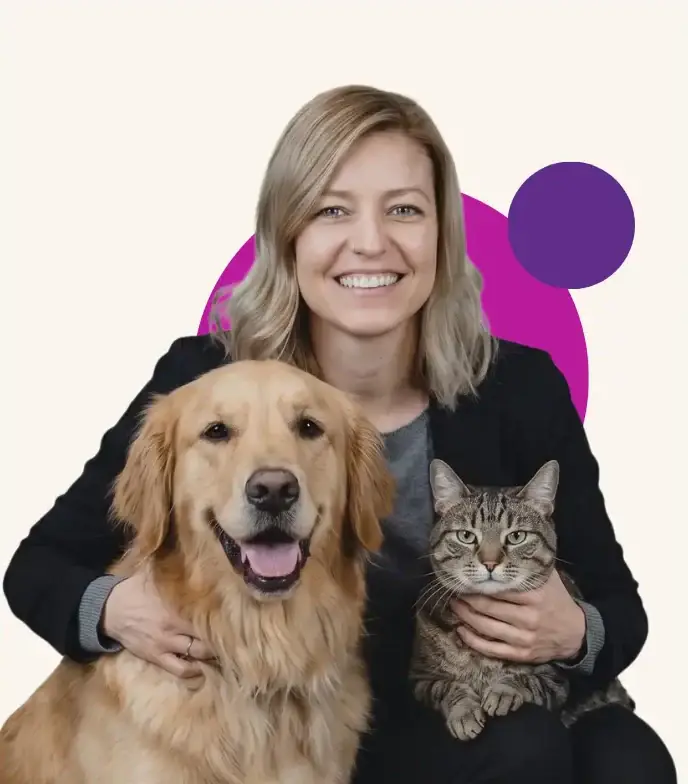 Larissa Rüncos com um cão e um gato